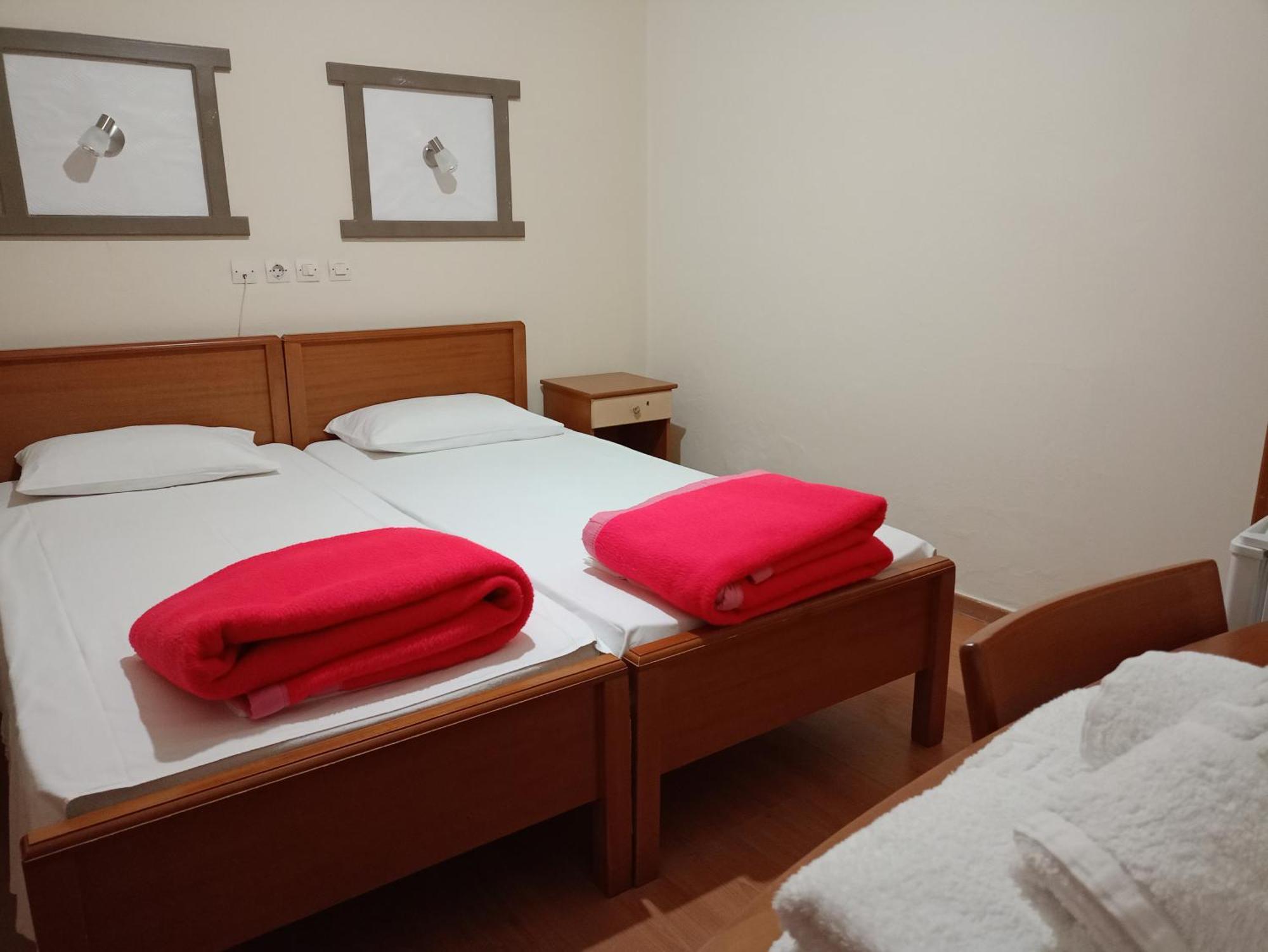 Efstratios Hotel لوترا إديبسو المظهر الخارجي الصورة